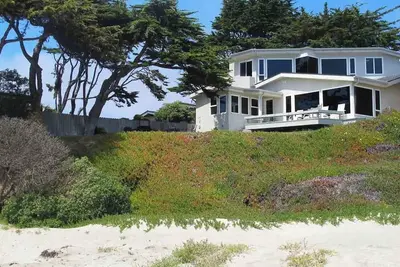 Image de Cozy Beachfront on the quiet southern end of Cayucos Beach.