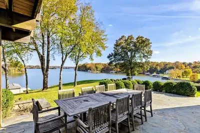 Image de 4br Lakefront Lake Anna - Views, Boat Dock, Games