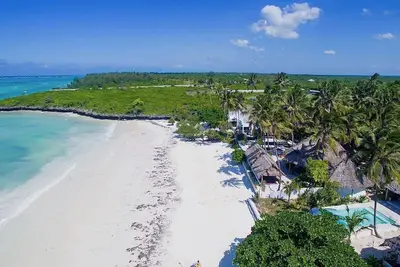 Image de The Palms Villa - Six Chambres Villa, Couchages 12