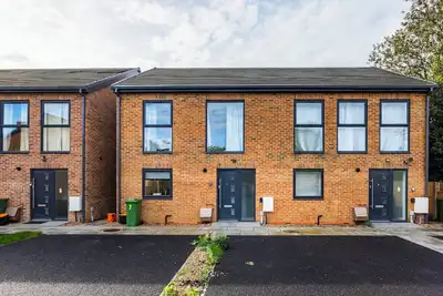 Image de 3 Bed House | Kent | Sleeps 7 | Contractors | Leisure Stays