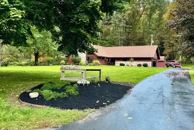 Image de Cedar Run Cabin! Creekfront, Rail Trail, Large Yard, Mountain Views!