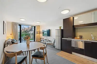 Image de 2 Bedroom Lakeside, 5 Min Flat Walk To Town