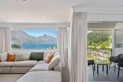 Image de Fantastic Views, 3 Min Walk To Town, Free Parking