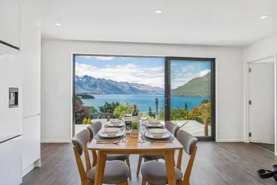 Image de World Class Views, 2 Bedroom, 2 Bath, Walk To Town