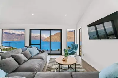Image de Lakeview Paradise On Wynyard, New, 4 Bedroom