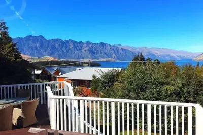 Image de Cosy Retreat with Fabulous Views & Deck