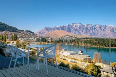 Image de Spectacular Views, 2 Bedrooms & Big Deck!