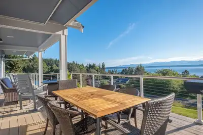 Image de Water & Mountain Views: Escape to Whidbey Island!