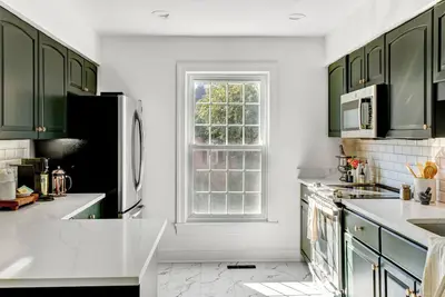 Elegant 4-bedroom in Clarendon Arlington walk to Metro