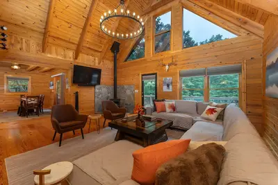 Wilderness Retreat | Pet Friendly, Fitness/Game Room & Fire Table!