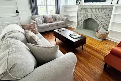 Image de Charming 3-bedroom cottage with WiFi and Ac in delightful Macon