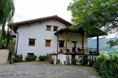 Image de Appartement 'Lokate 2 Habitaciones' avec vue sur les montagnes, terrasse privée et Wi-Fi