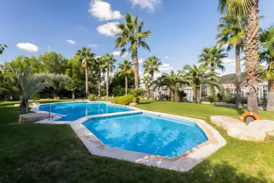 Image de Appartement 'Avec 2 Piscines' avec vue sur la mer, Wi-Fi et climatisation