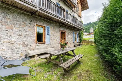 Image de Appartement \"Les Marmottes\" avec terrasse partagée, jardin privé et Wi-Fi