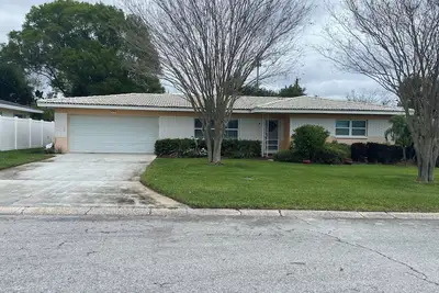 Image de Charming, comfy 3-bedroom Ranch in Clearwater with WiFi and Ac