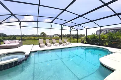 Image de Stunning 5 bed, 4 bath, Pool/spa home in the gated community of Watersong.