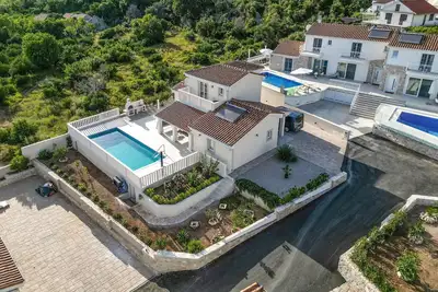 Image de Superbe maison de 3 chambres à Orebic