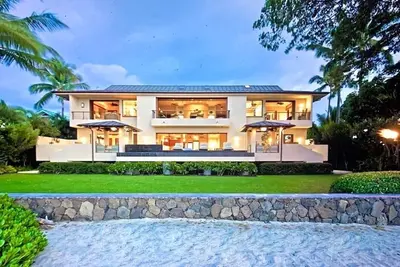 Image de Hale I'a U'i “Beautiful Fish Home”an Oceanfront Escape where Luxury meets Aloha!