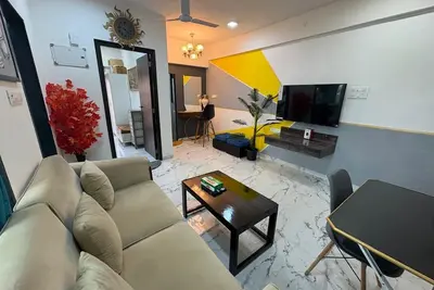 Chic Bandra West Hideaway: Cozy 1-Bedroom Retreat in the Heart of Mumbai