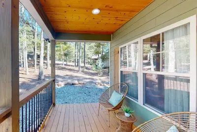 Image de Dog friendly modern cabin with spacious patio - hidden in nature