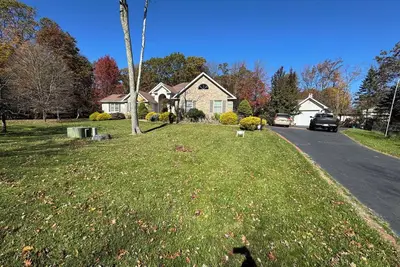 Image de Cozy and Contemporary. Your Perfect Getaway in the Poconos!