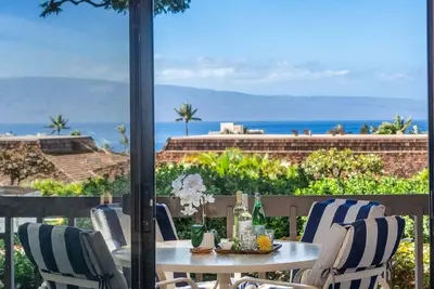 Image de Kpl 18: Ocean views, beach nearby, comfort awaits