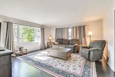 Image de Large Yard & Fire Pit: Pet-Friendly Ravenna Home!