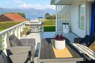 Image de Maison de vacances pour 12 a Davik