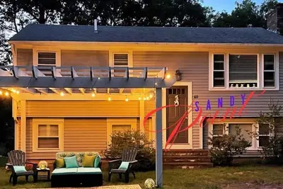 Image de New! Sandy Point-Private beach/Dog Friendly