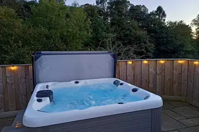 Image de Ironbridge Hot tub home from home