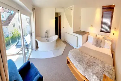 Image de 3 Bed Lodge apartment with ensuites and balcony, near the beach in a quiet area