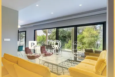 Image de Appart Hotel | 4 chambres | Parking | piscine