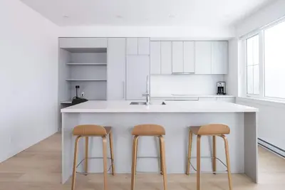 Image de One Bedroom | Sleeps 2 - 4 | The Crescent Condos