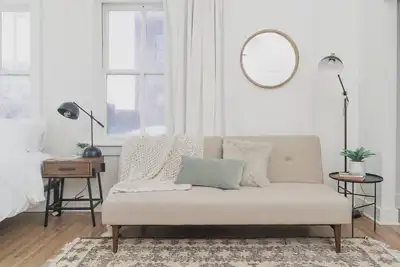 Image de Room 2-1 Summary:<br>In