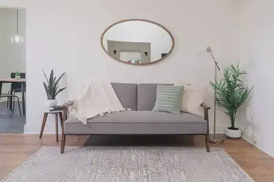 Image de Room 2-4 Summary:<br>In