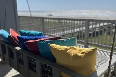 Image de Directly on the beach with amazing Gulf & Bay views near fishing and adventures