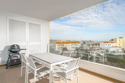 Image de Lagos Marina View 5 With Pool by Homing