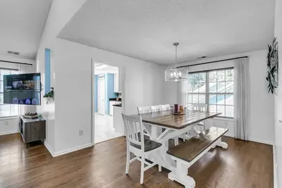 Image de New! Modern 6br Haven w/ Playroom, Gym & Deck!