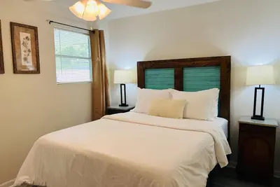 Image de Pensacola Duplex Near Hospital and Pcc