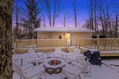 Image de Lake, Firepit, Minigolf, Dog park, Ice skating