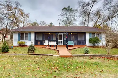 Image de Within walking distance to Lake Michigan, beach access, nice patio, W/D & Wifi