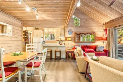 Image de Tranquil Cabin in Black Butte Ranch w Hottub