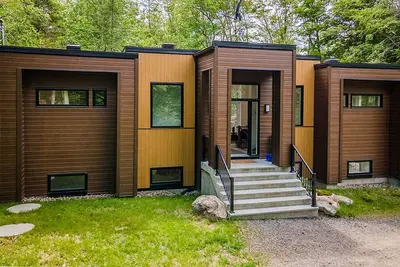 Image de Luxury Chalet Galaxy, 4 beds, 4 bath, Hot Spa/Tub, Fire-pit, GameArcade, Billiard