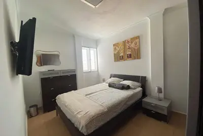 Image de Large, fully equipped apartment in a quiet and trendy area by the sea.