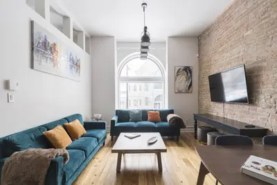 Image de Galeria Duo: Spacious 7-Bedroom Retreat in the Heart of Montreal