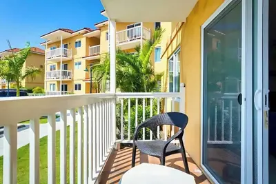 2 Br Apt in Montego Bay with Wi-Fi, Ac, Beach access