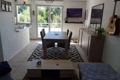 Image de \"Les Baigneurs\" Apt 3 * très calme dans rési 2 chambres et balcon. Parking privé