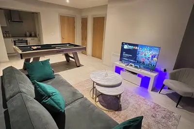 Image de Modern Spacious Apartment|Ps5+Pool Table+50\"Tv