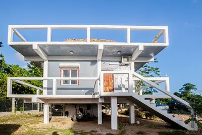 Beautiful Condo with jungle views, splash pool partial Ac & wifi