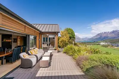 Image de Kirkcaldy | Jack's Point Retreat